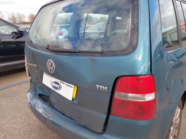 2005 VOLKSWAGEN TOURAN SE