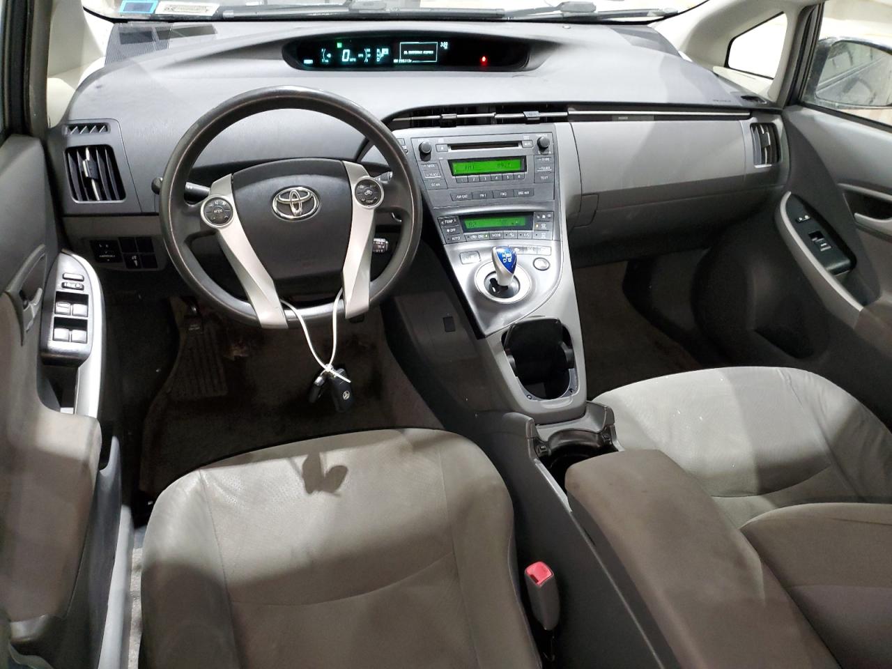 2010 Toyota Prius - Image 8