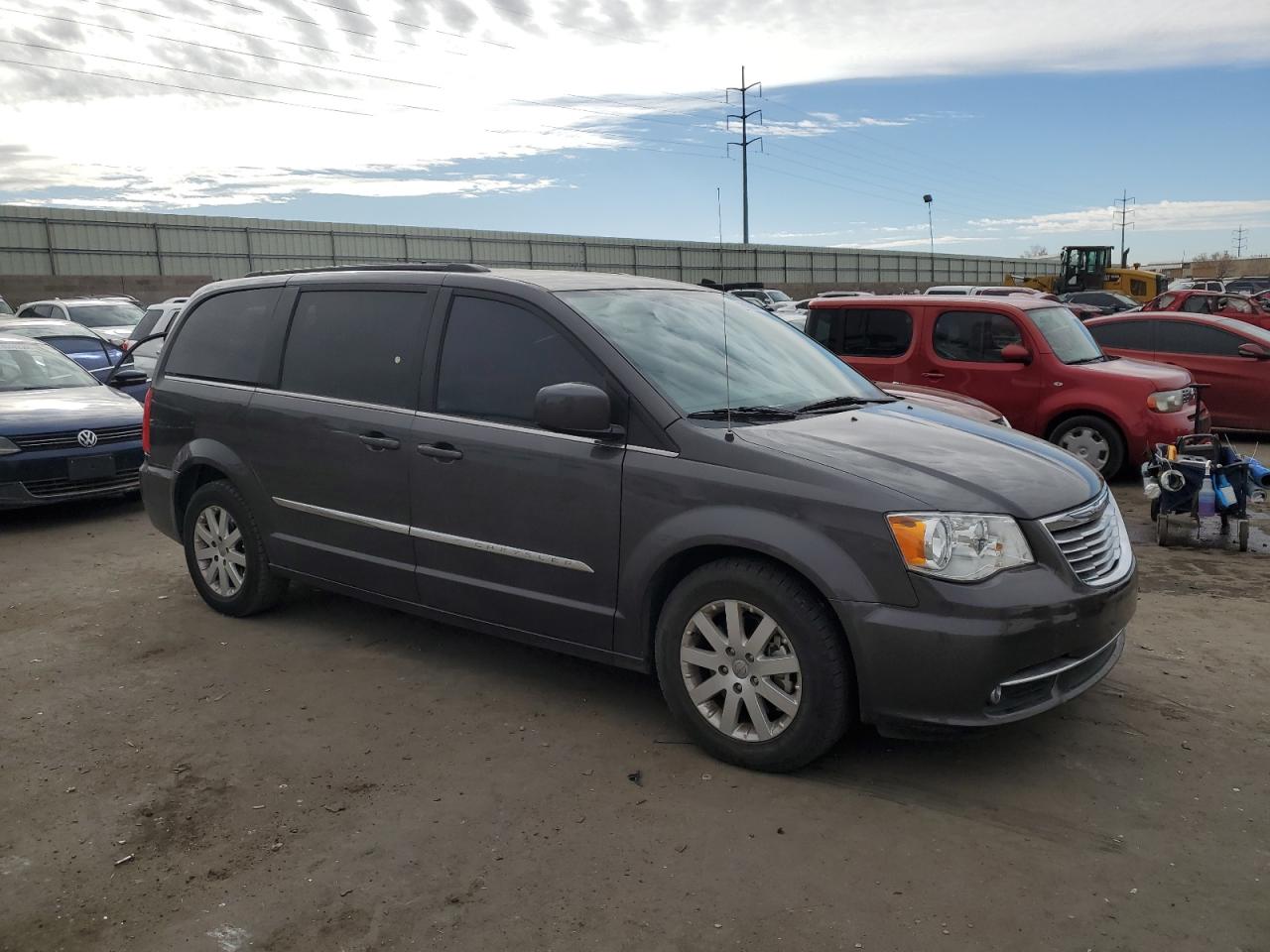 2015 Chrysler Town & Country - Image 4