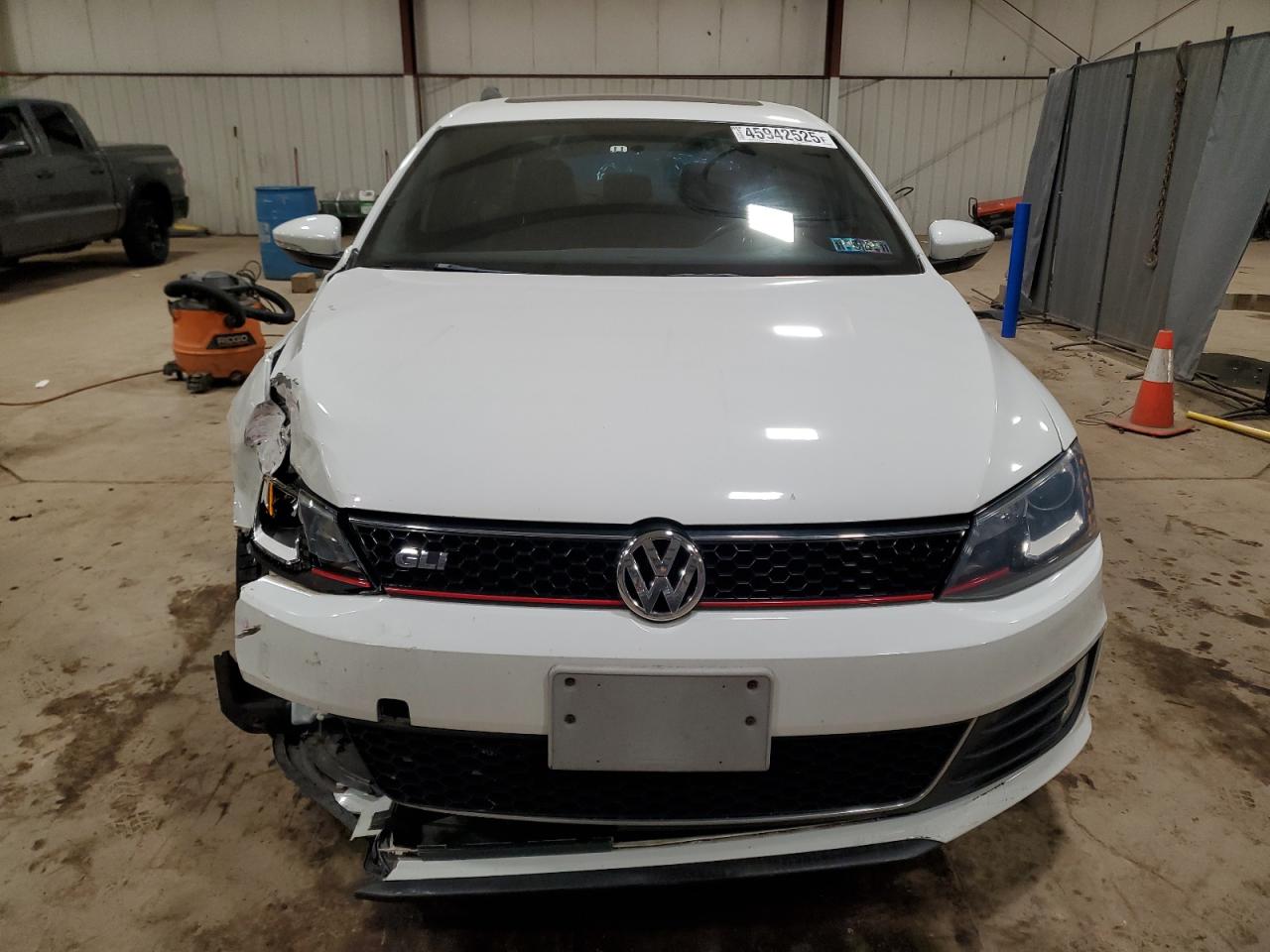 2014 Volkswagen Jetta - Image 5