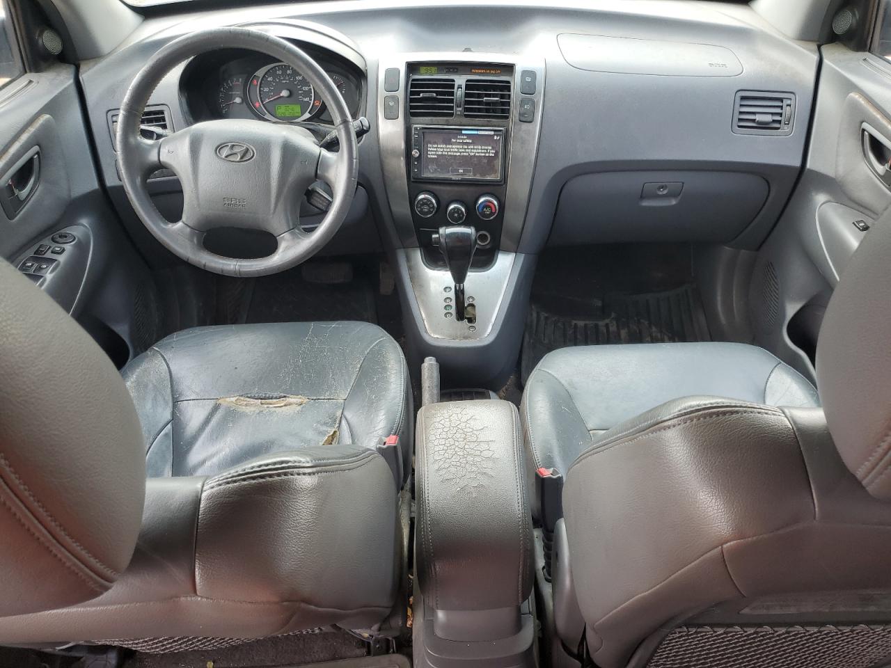 2005 Hyundai Tucson - Image 8
