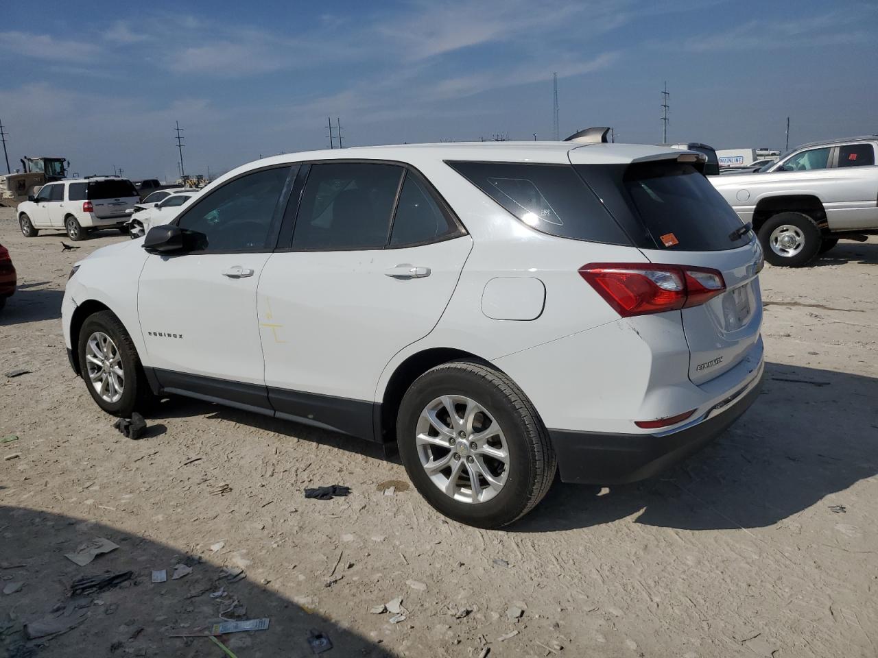 2018 Chevrolet Equinox - Image 2