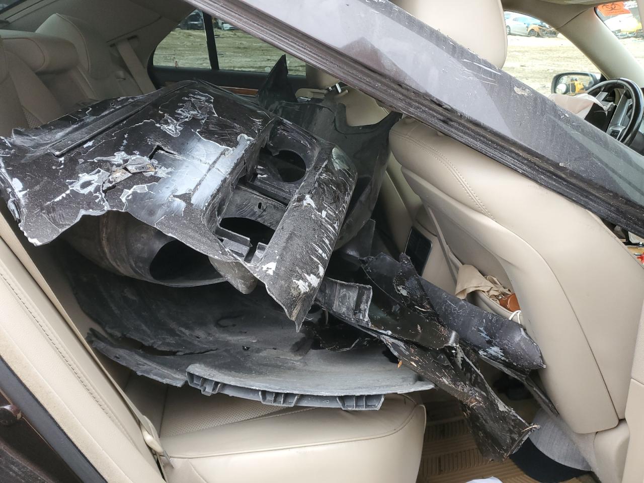 2012 Chrysler 300 - Image 11