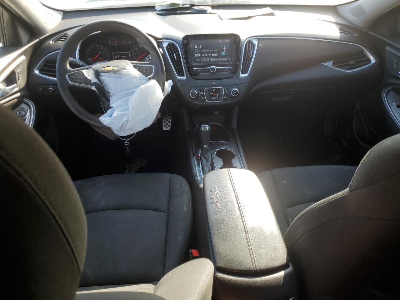 2016 Chevrolet Malibu - Image 8