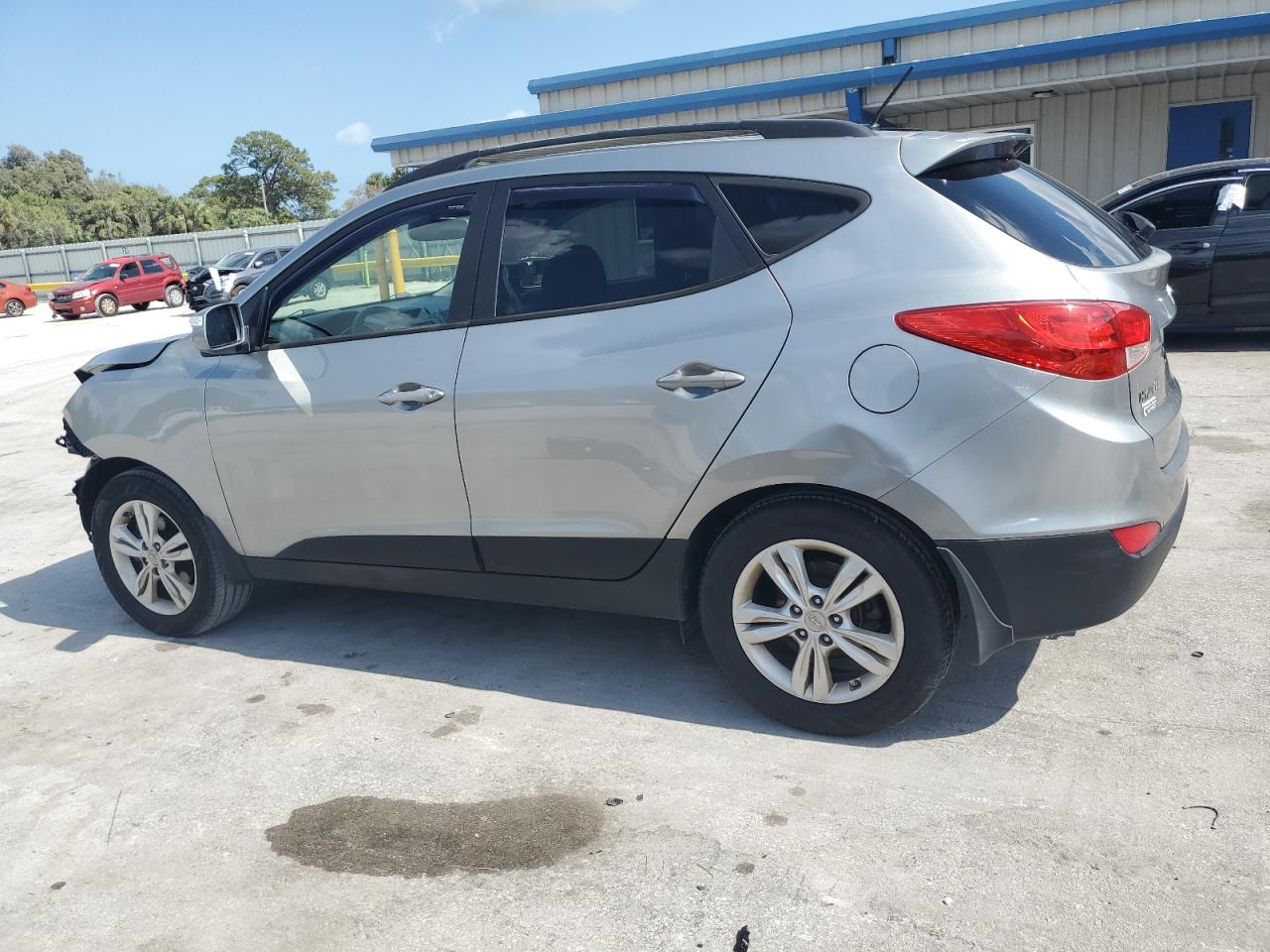 2012 Hyundai Tucson - Image 2