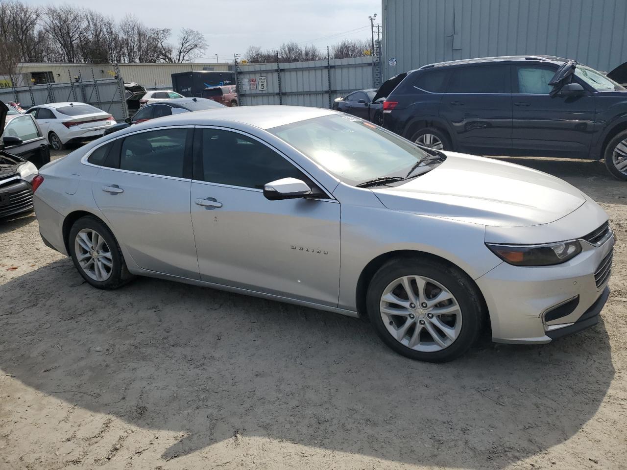 2018 Chevrolet Malibu - Image 4