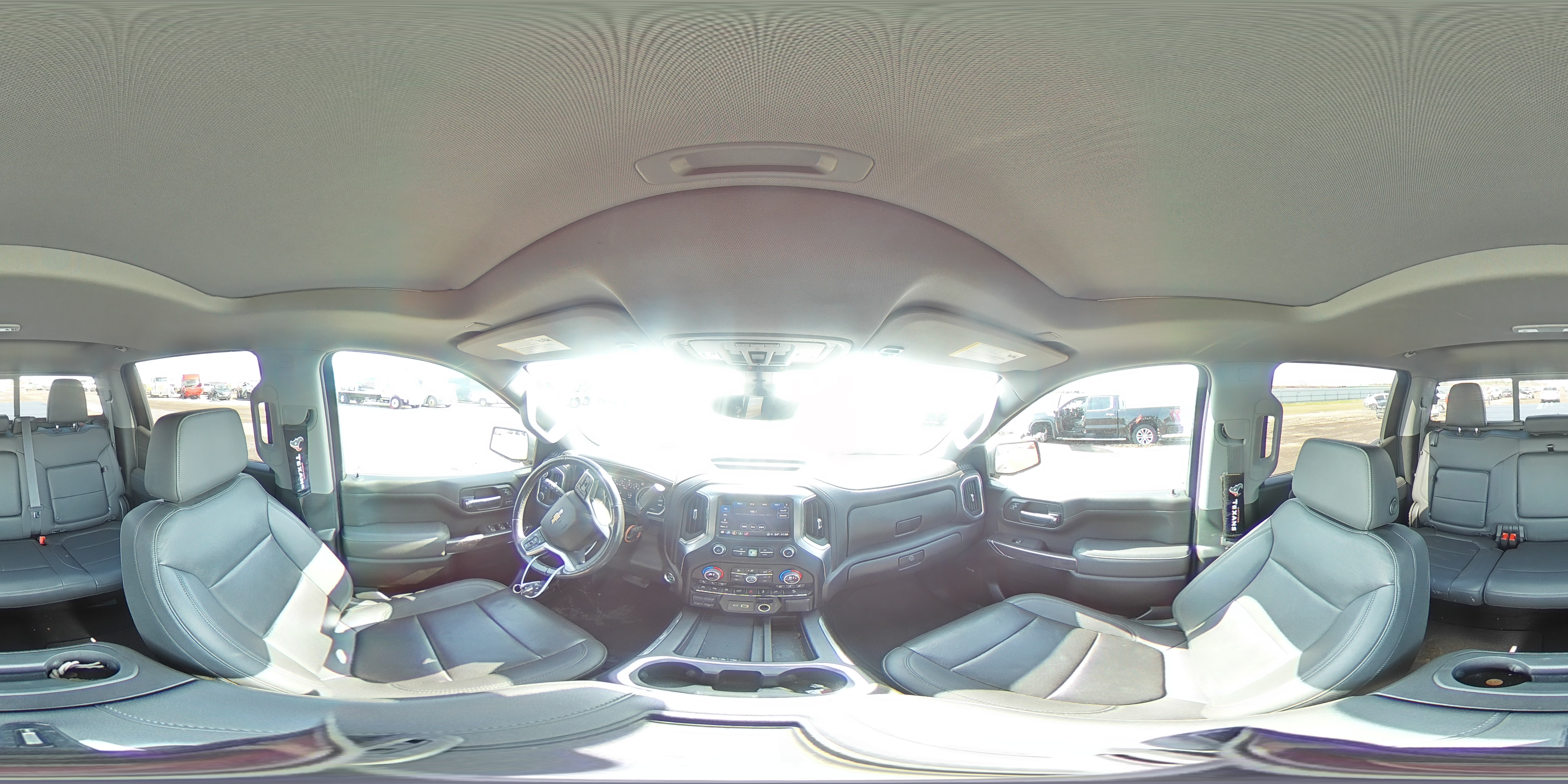 2022 Chevrolet Silverado - Image 13