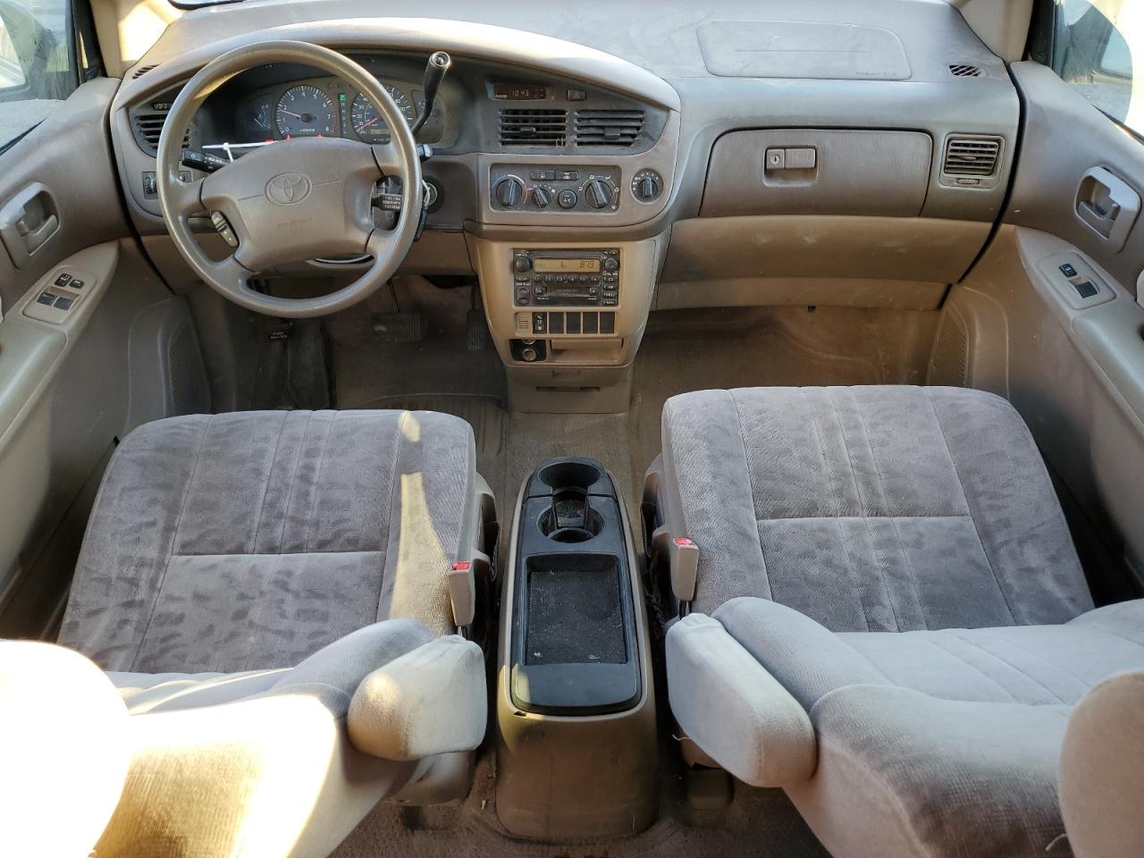 2001 Toyota Sienna - Image 8