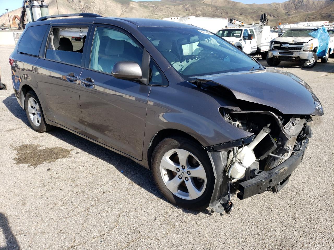 2015 Toyota Sienna - Image 4