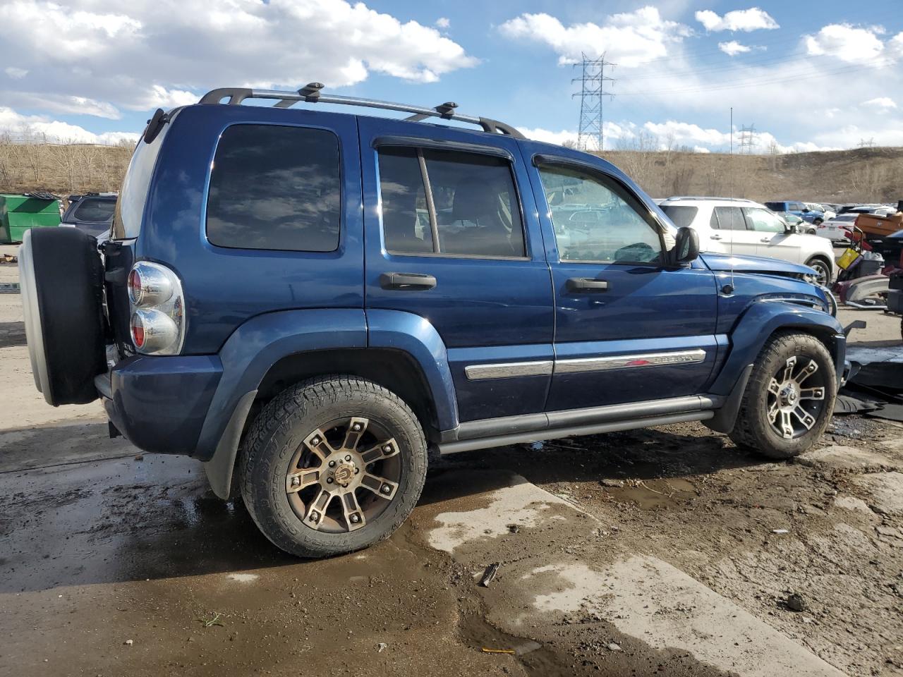2005 Jeep Liberty (North America) - Image 3