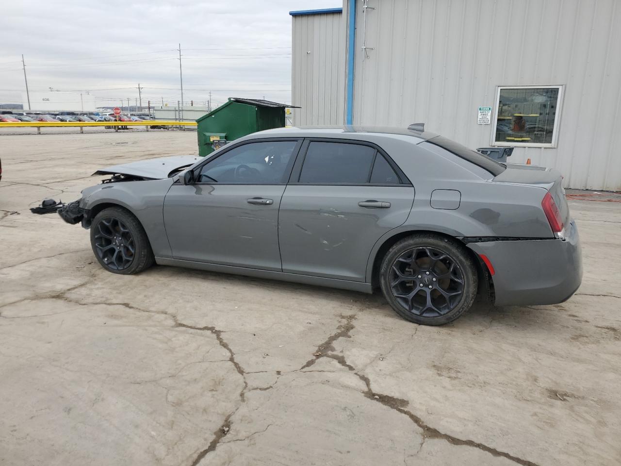 2019 Chrysler 300 - Image 2