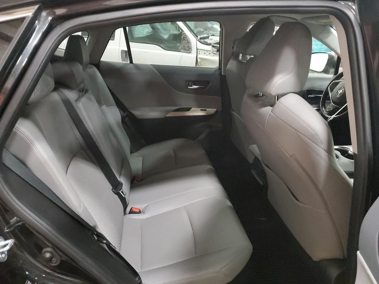 2021 Toyota Venza - Image 11