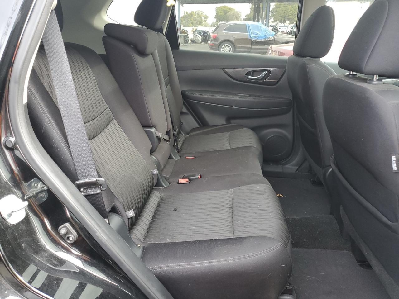 2017 Nissan Rogue - Image 10