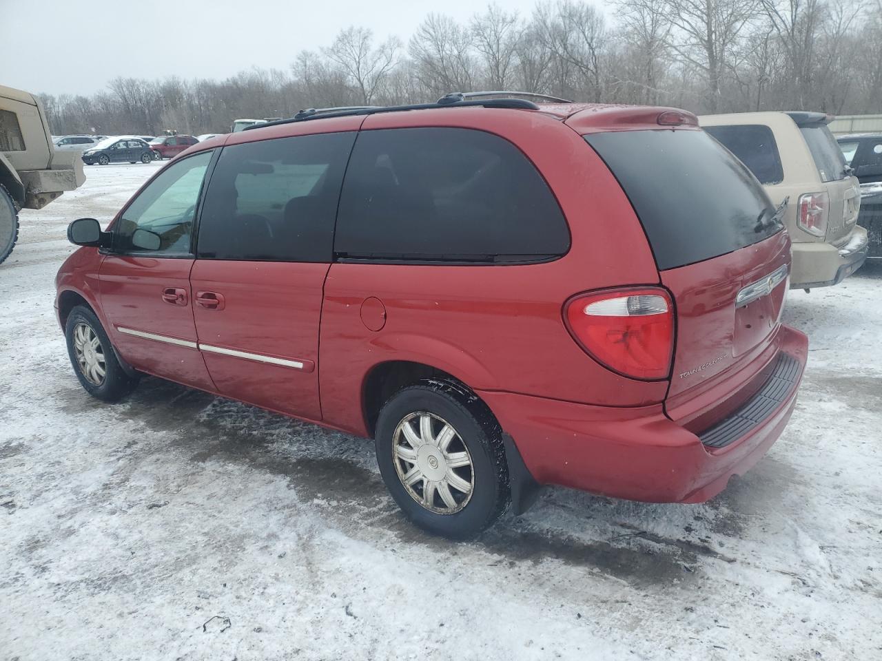 2007 Chrysler Town & Country - Image 2