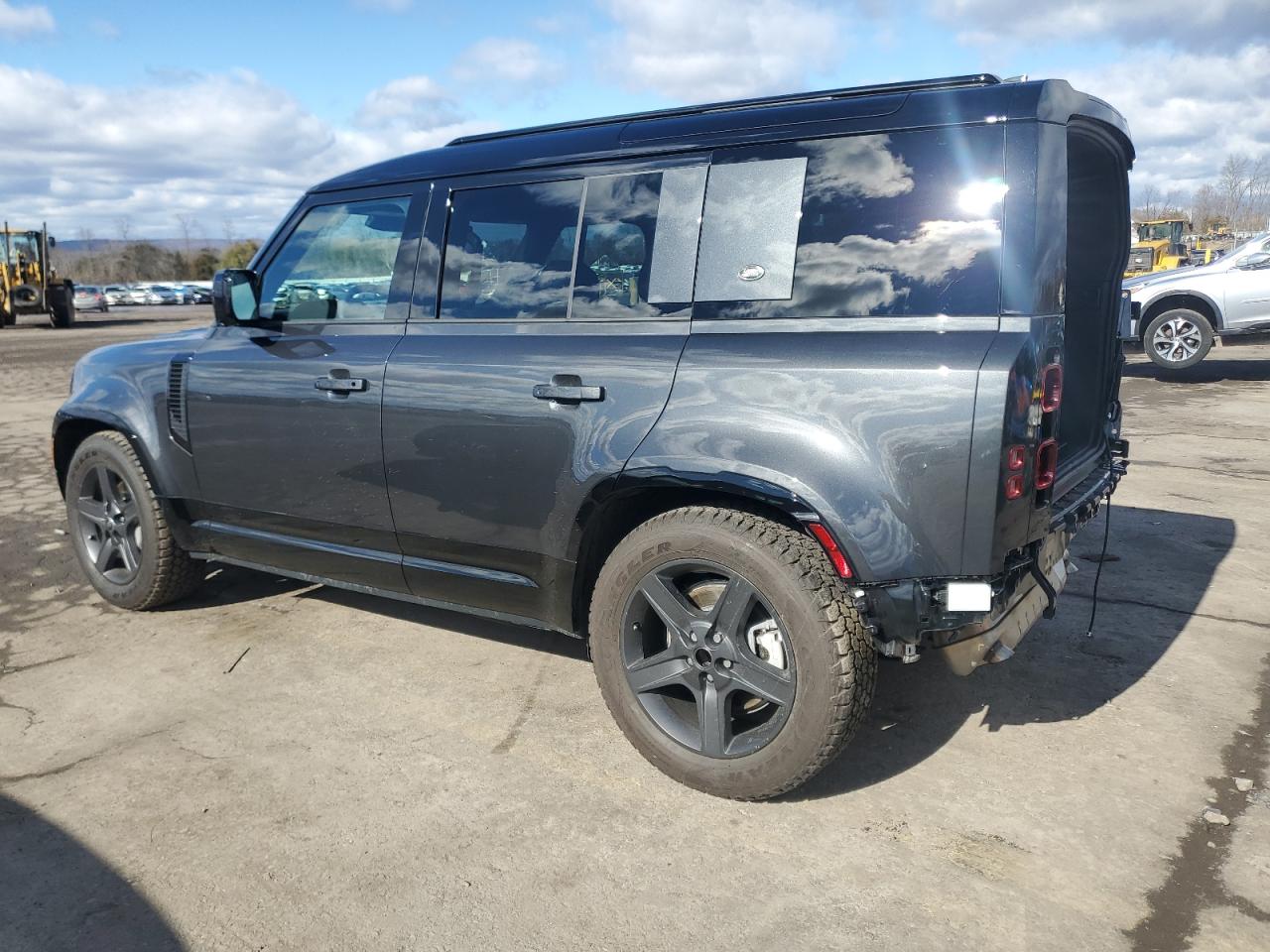 2024 Land Rover Defender - Image 2