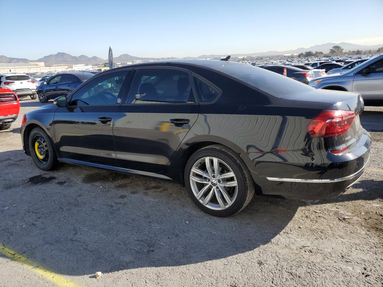 2019 Volkswagen Passat - Image 2
