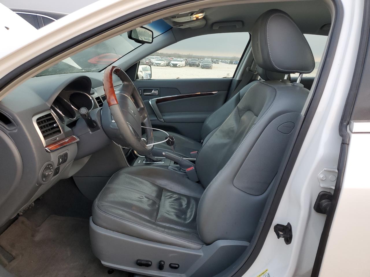 2010 Lincoln MKZ - Image 7