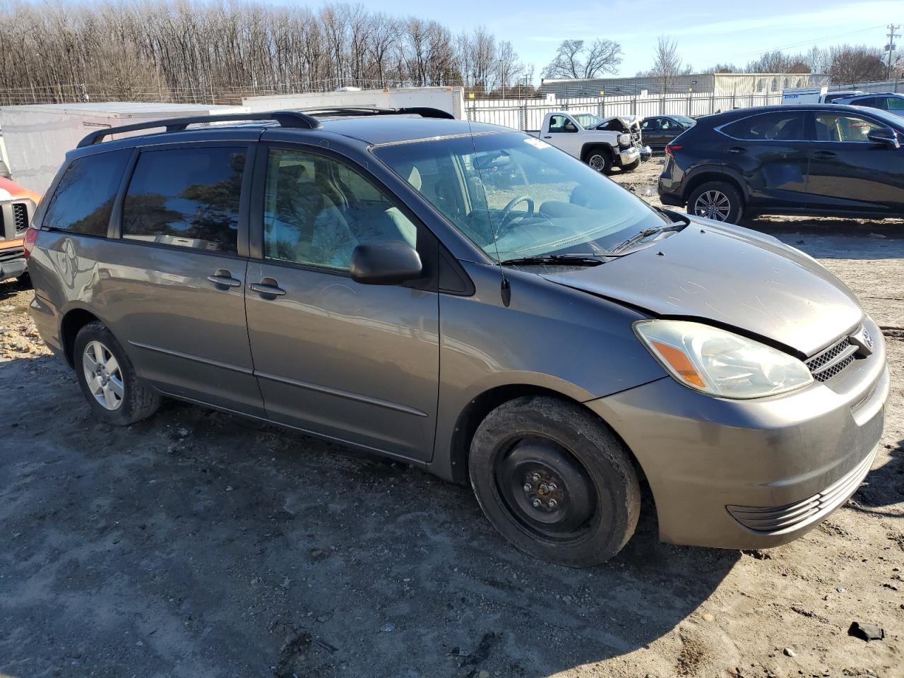 2004 Toyota Sienna - Image 4