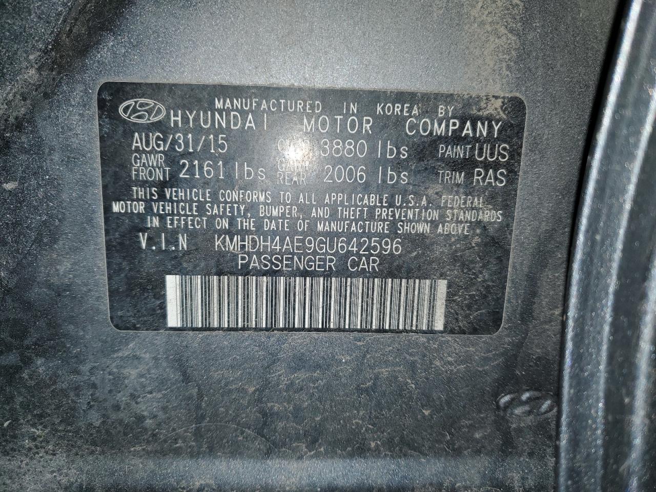 2016 Hyundai Elantra - Image 12