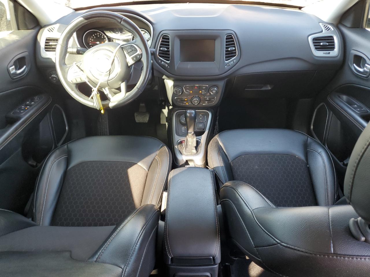 2020 Jeep Compass - Image 8