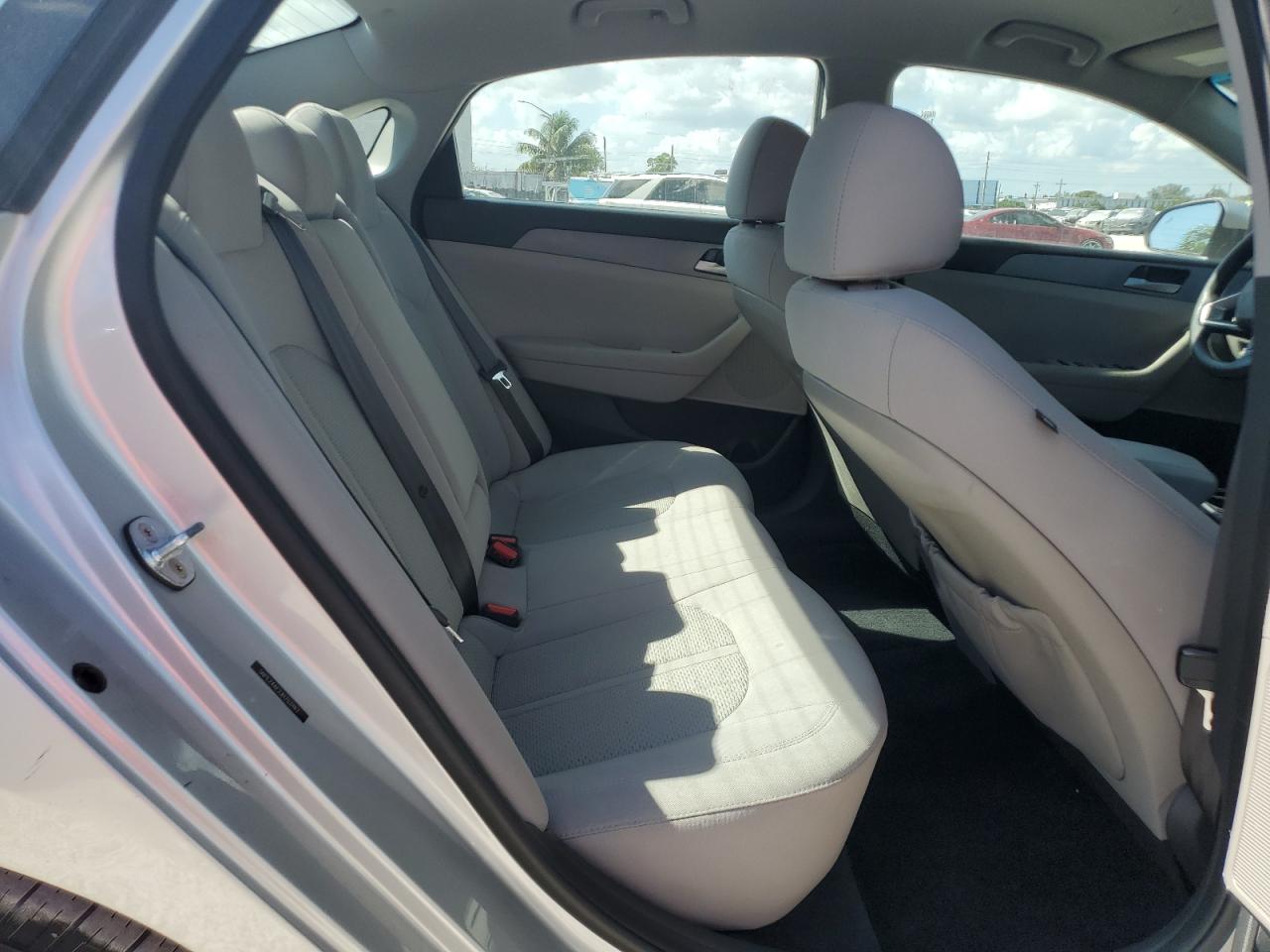 2018 Hyundai Sonata - Image 10
