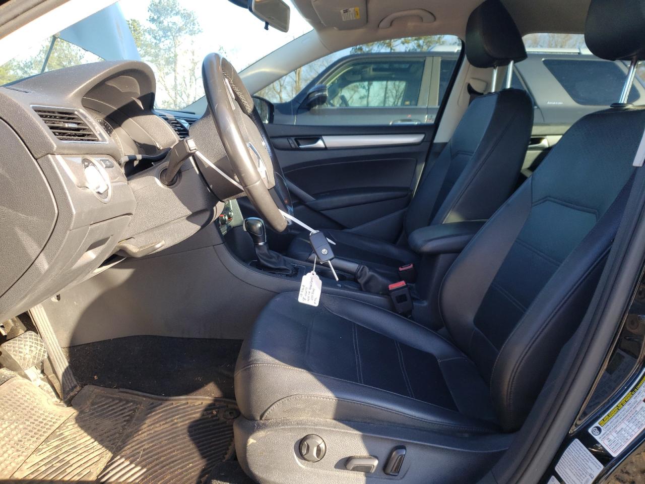 2015 Volkswagen Passat - Image 7