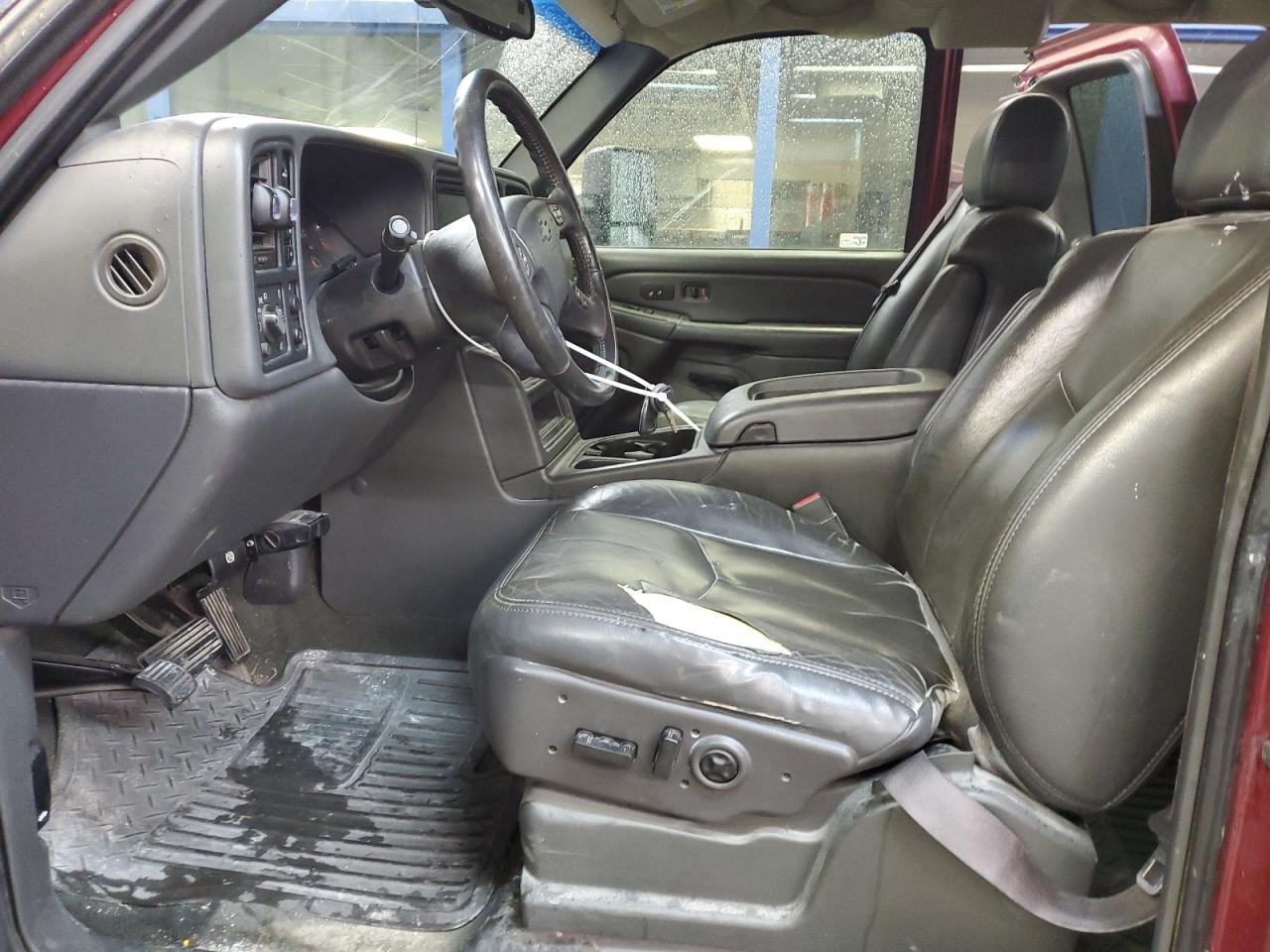 2004 Chevrolet Silverado - Image 7