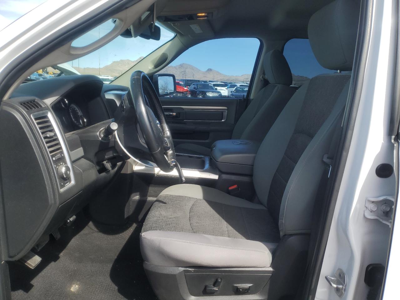2015 RAM 1500 - Image 7