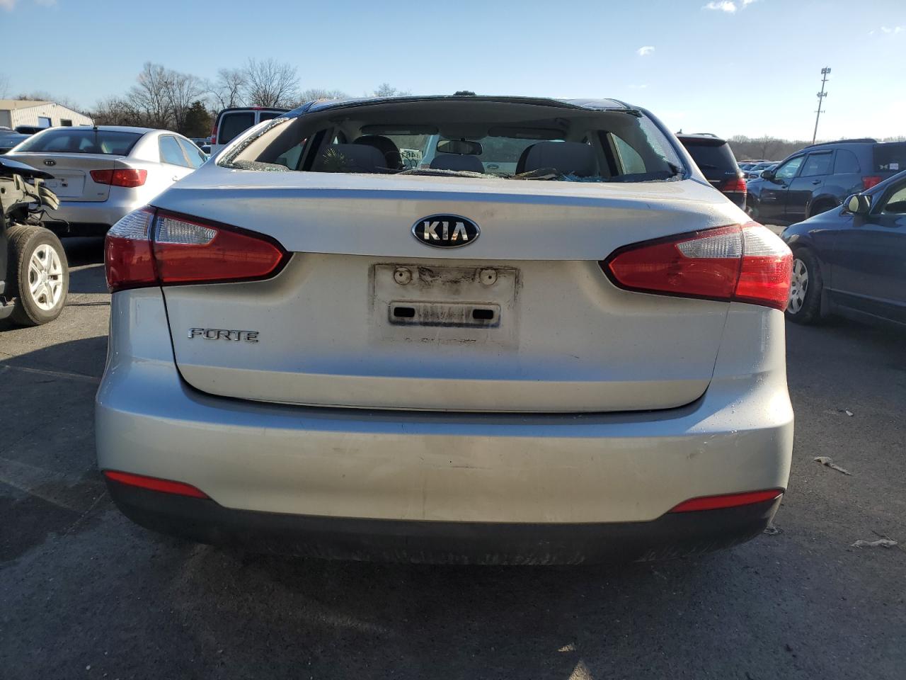 2016 Kia Forte - Image 6