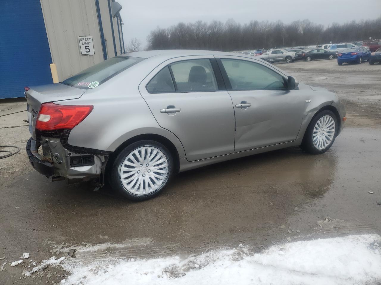 2011 Suzuki Kizashi - Image 3