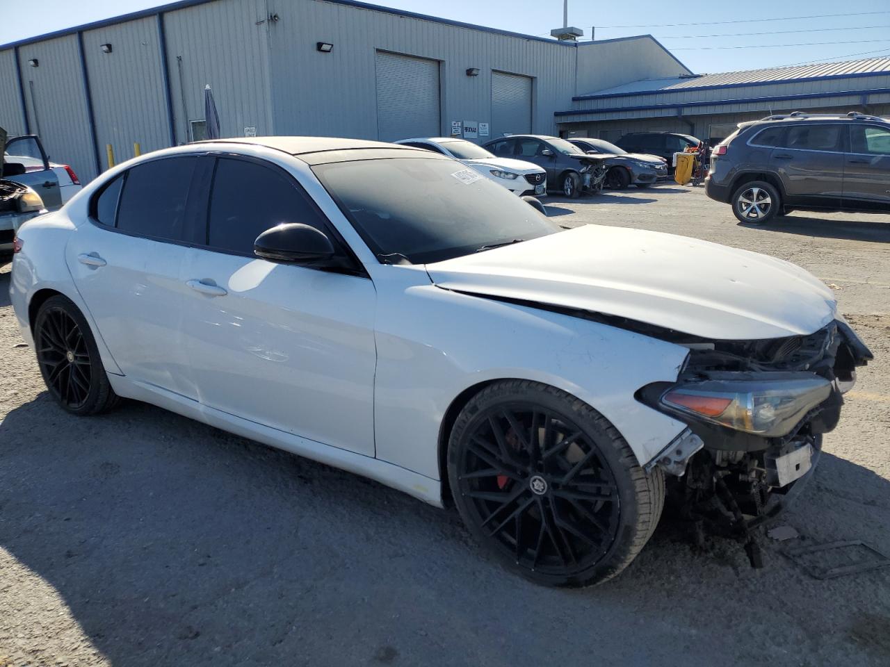 2019 Alfa Romeo Giulia - Image 4