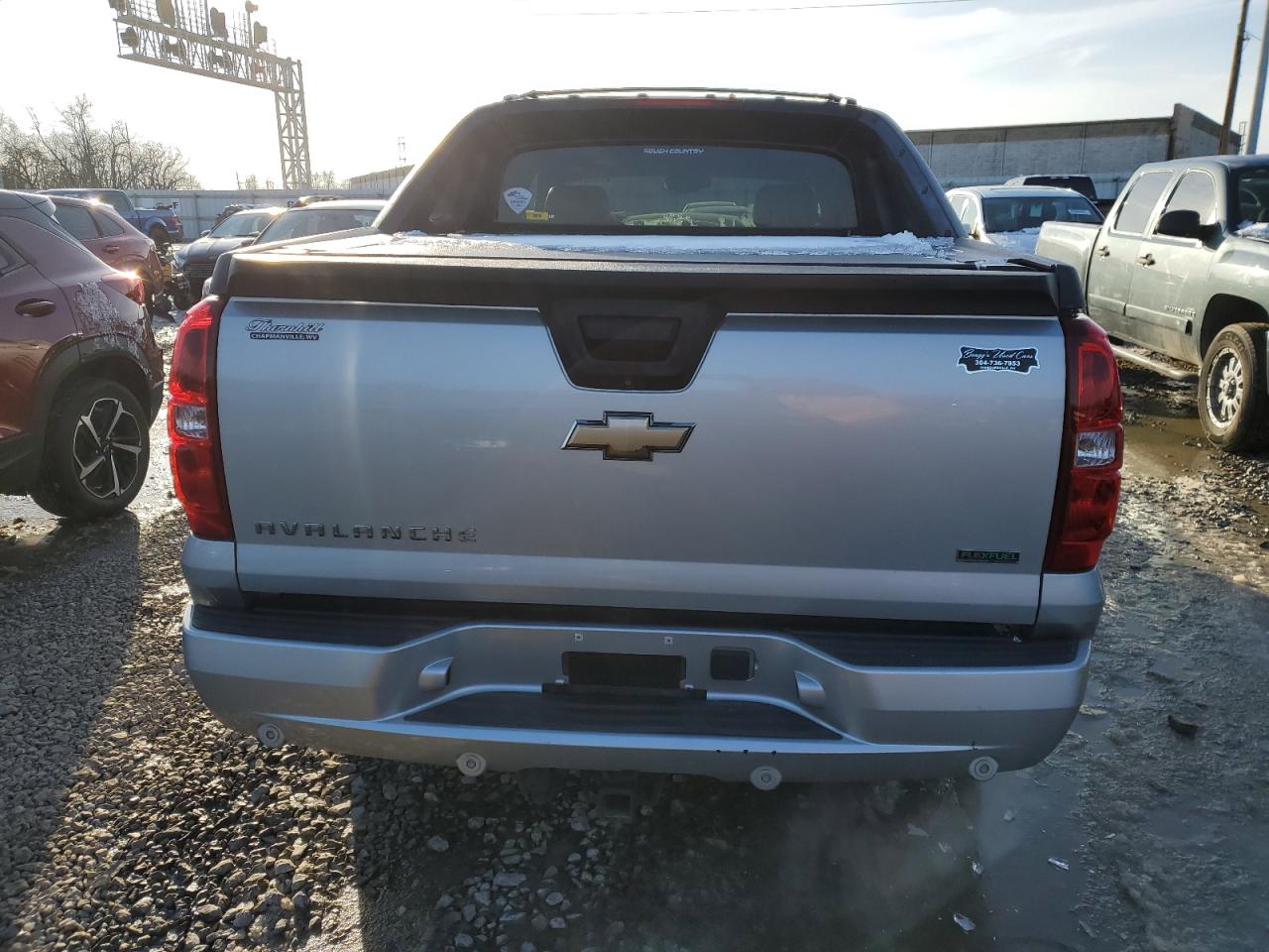 2010 Chevrolet Avalanche - Image 6