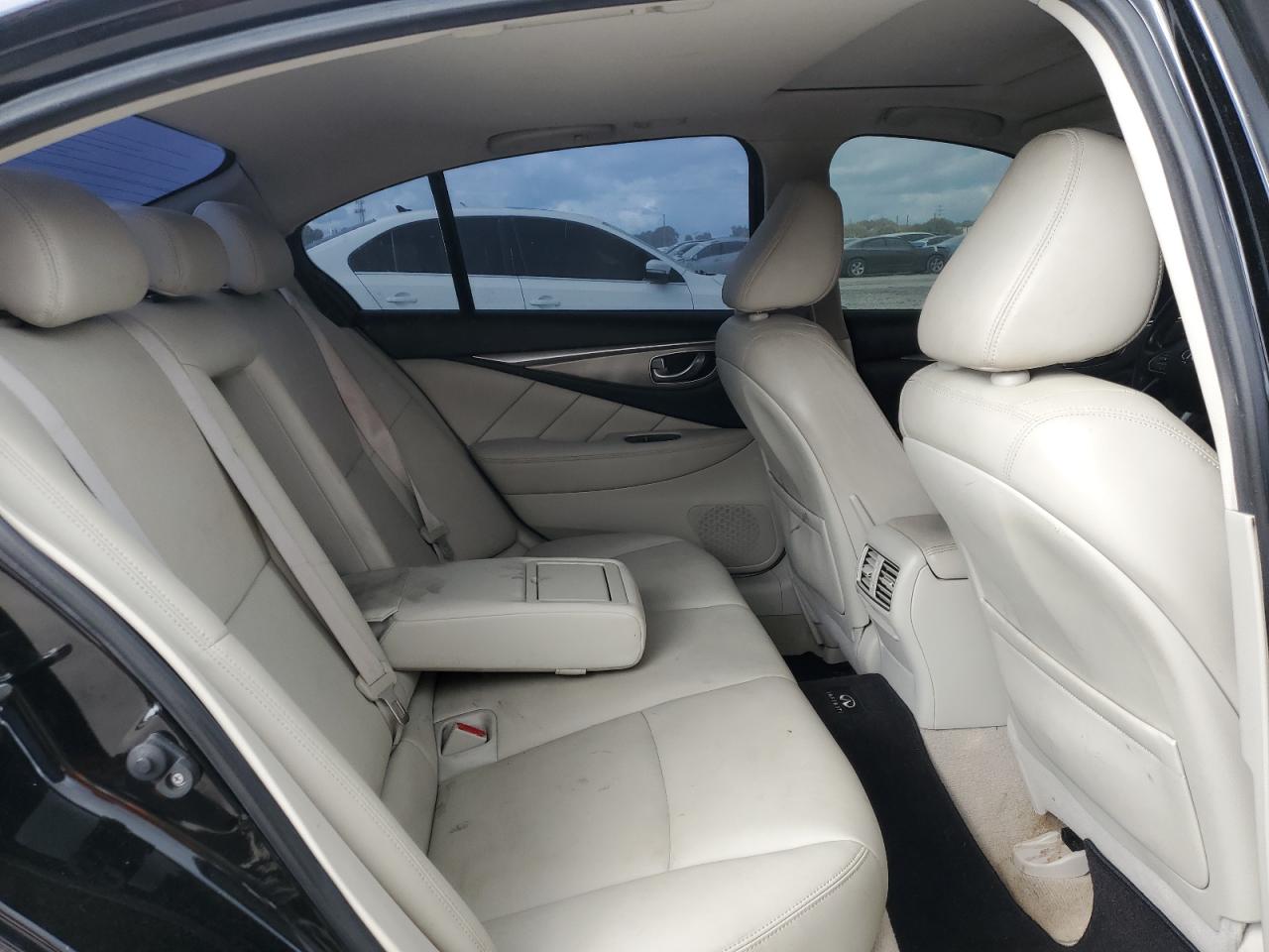 2016 Infiniti Q50 - Image 10