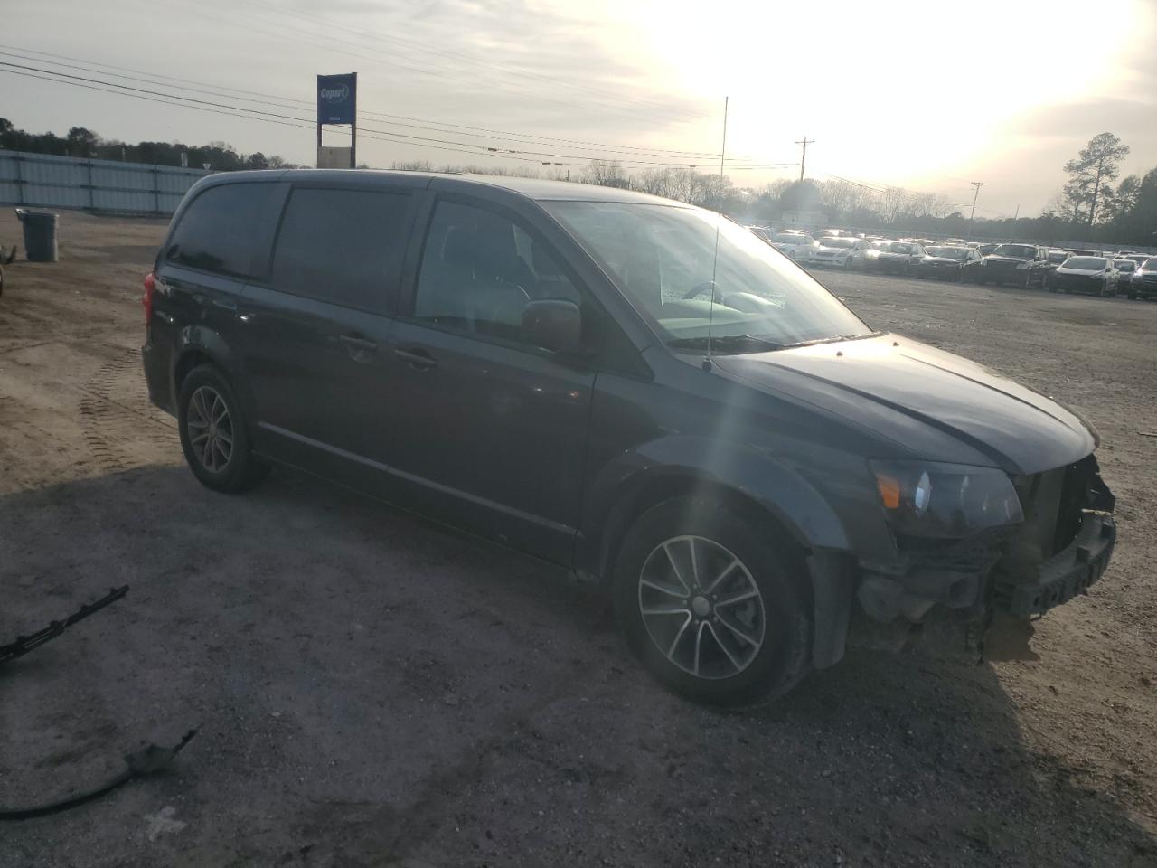 2018 Dodge Caravan - Image 4