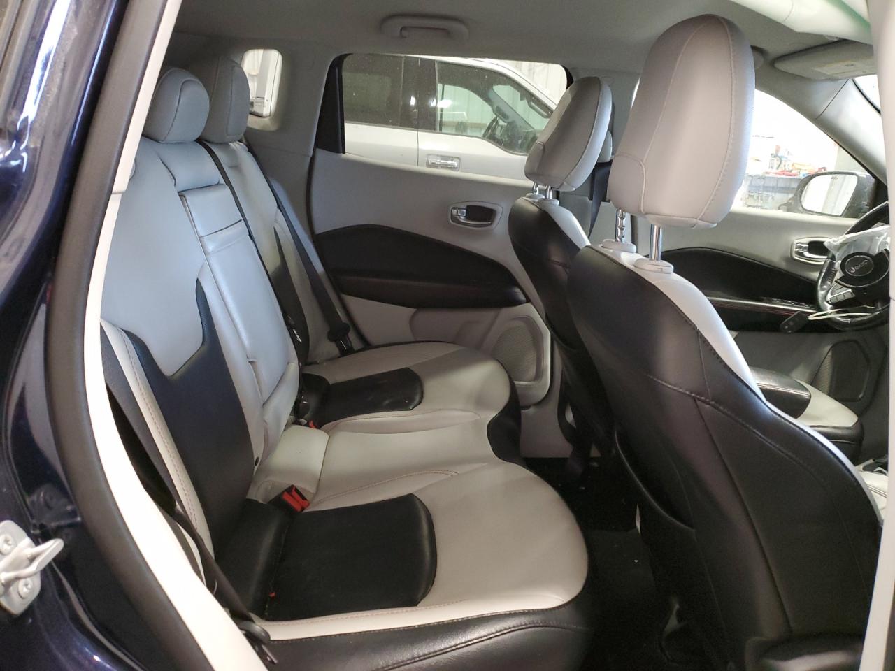 2020 Jeep Compass - Image 11