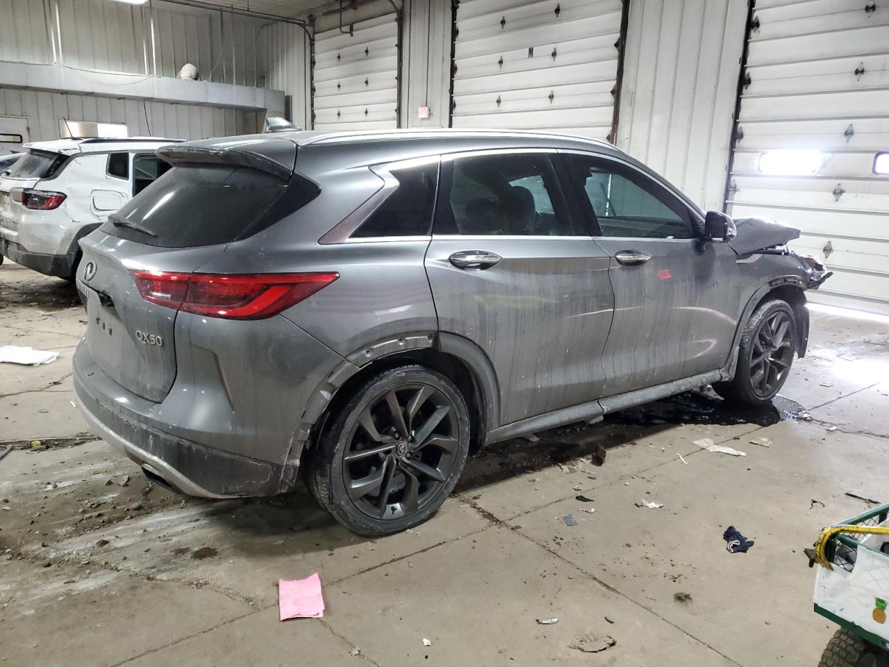 2019 Infiniti QX50 - Image 3
