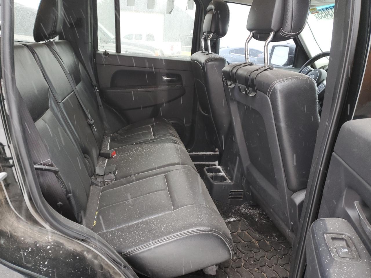 2012 Jeep Liberty (North America) - Image 11