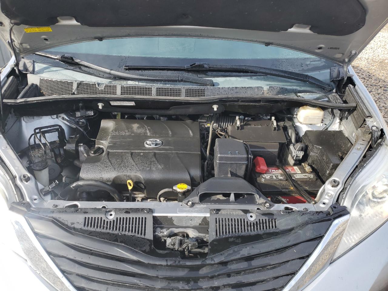 2014 Toyota Sienna - Image 11
