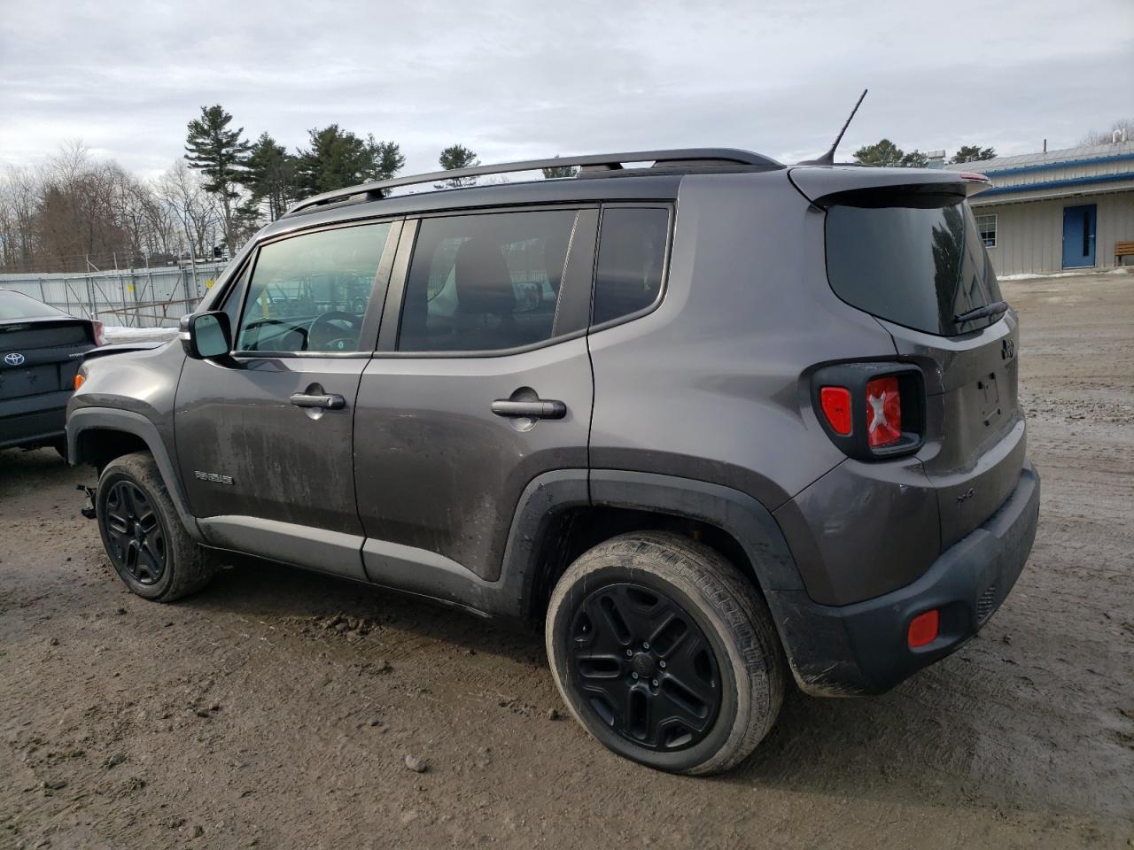 2016 Jeep Renegade - Image 2