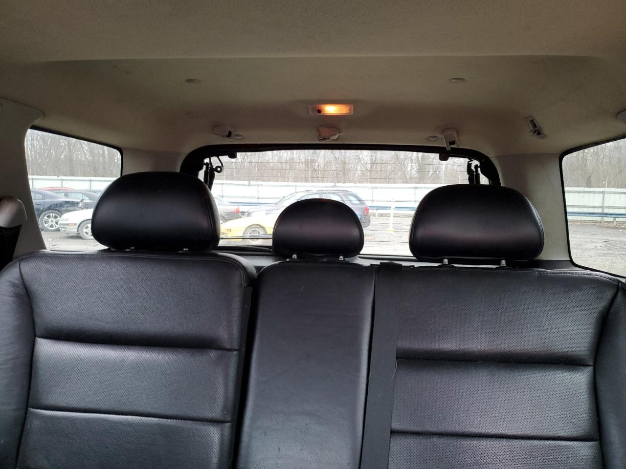 2005 Ford Escape - Image 10