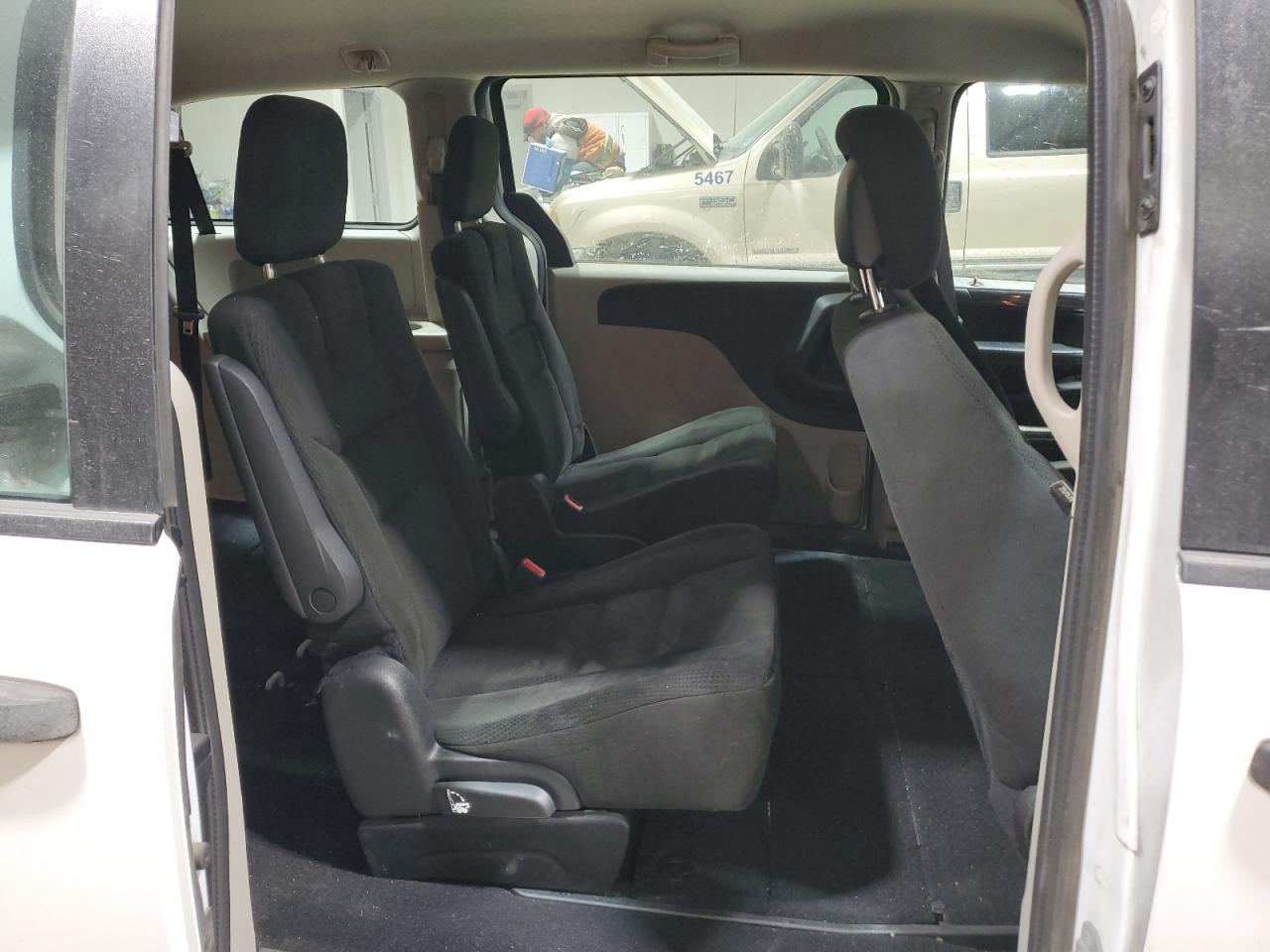 2015 Dodge Caravan - Image 11