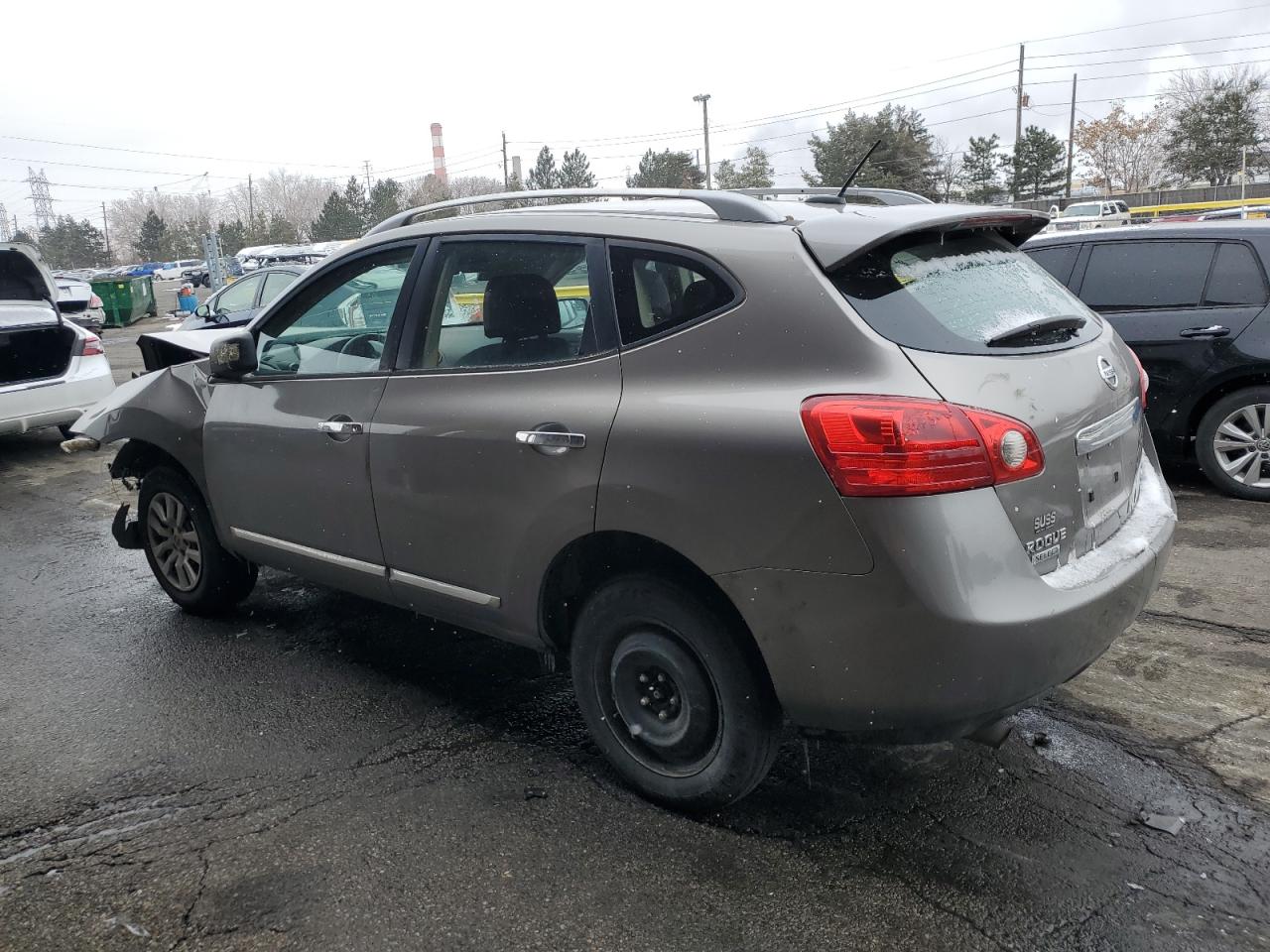 2015 Nissan Rogue - Image 2