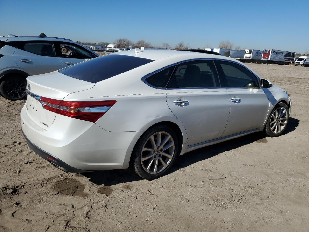 2013 Toyota Avalon - Image 3
