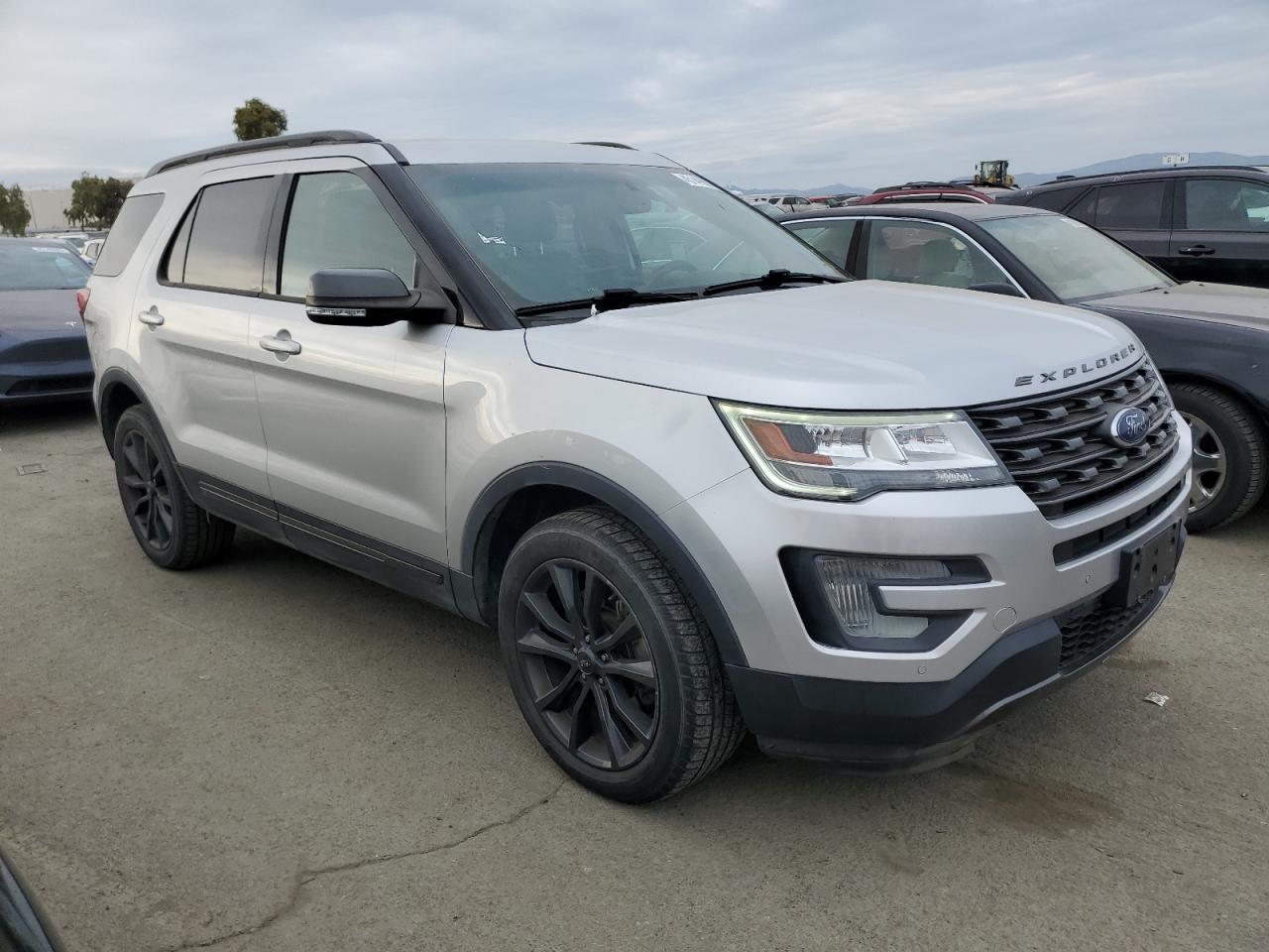 2017 Ford Explorer - Image 4
