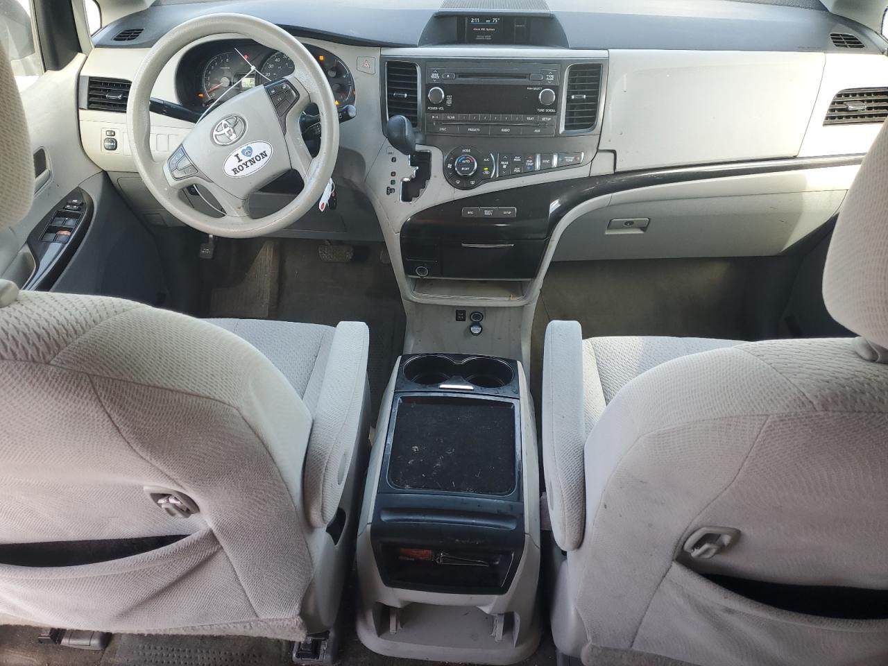 2014 Toyota Sienna - Image 8