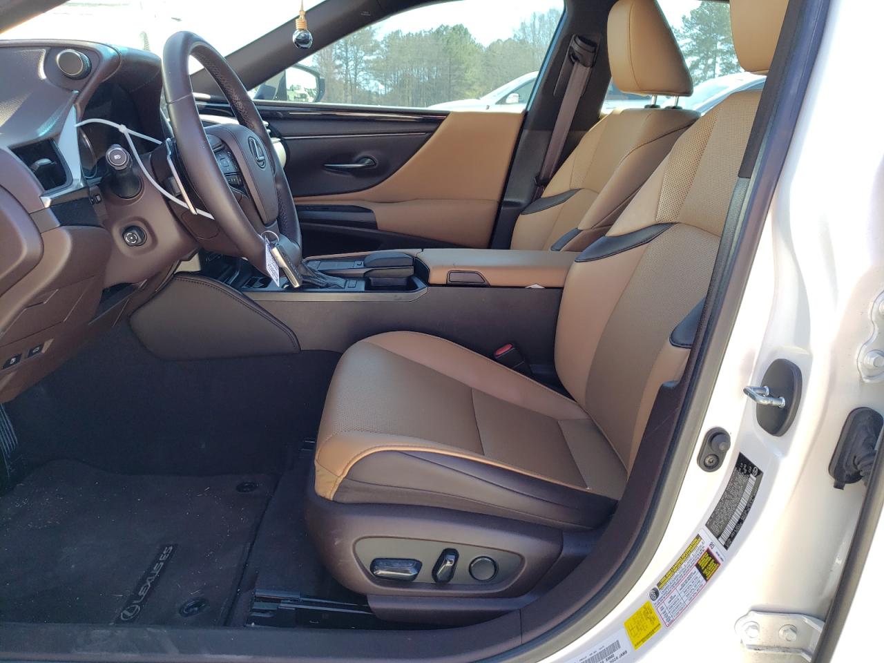 2020 Lexus ES - Image 7
