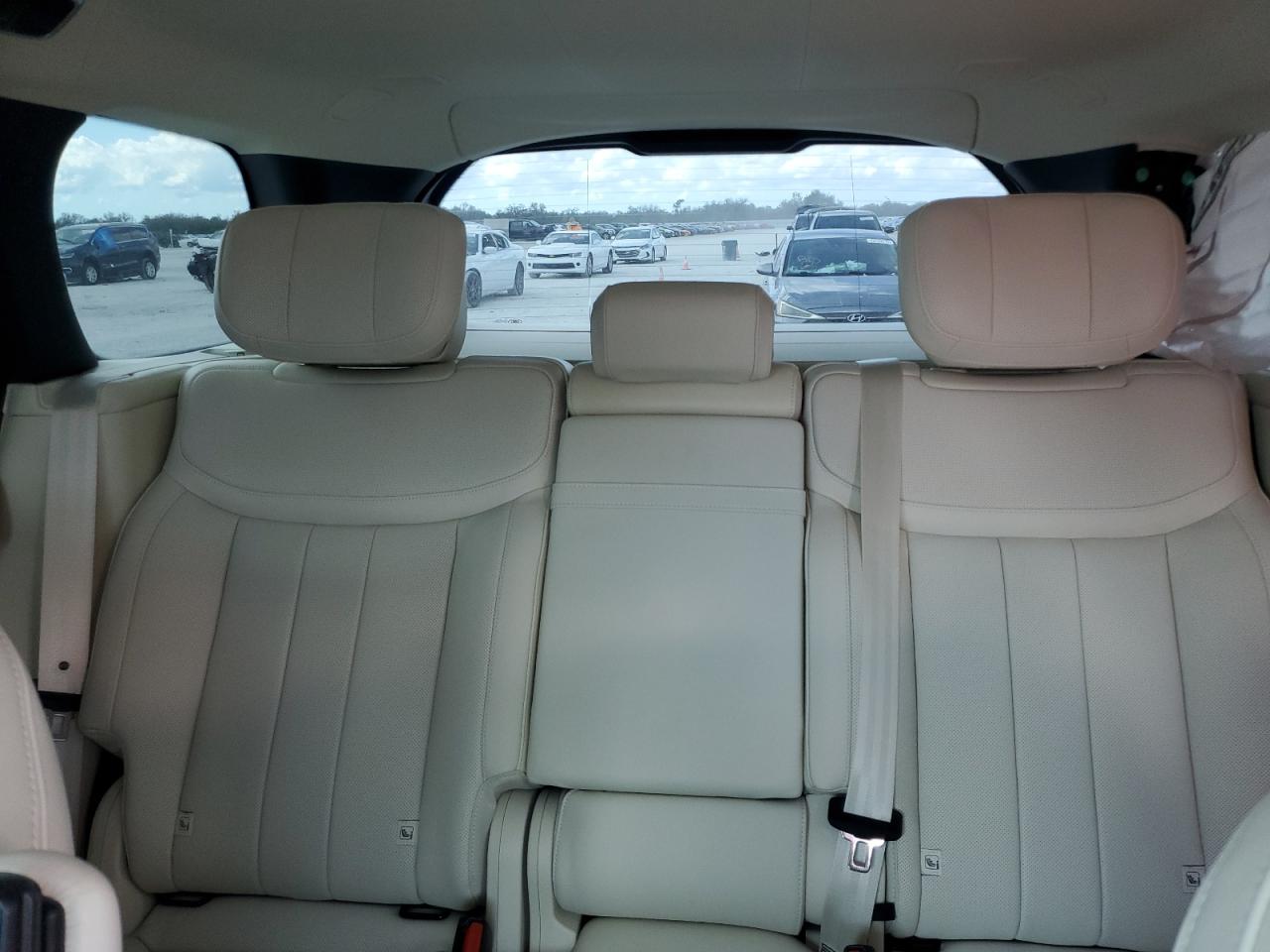 2024 Land Rover Range Rover - Image 10