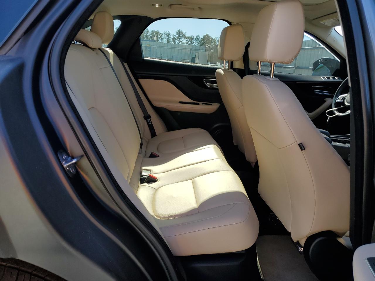 2017 Jaguar F-Pace - Image 11