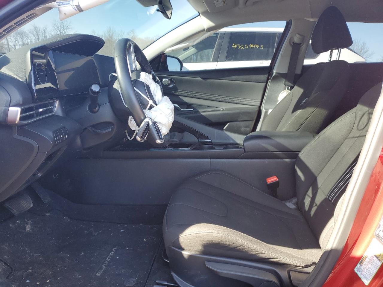 2023 Hyundai Elantra - Image 7