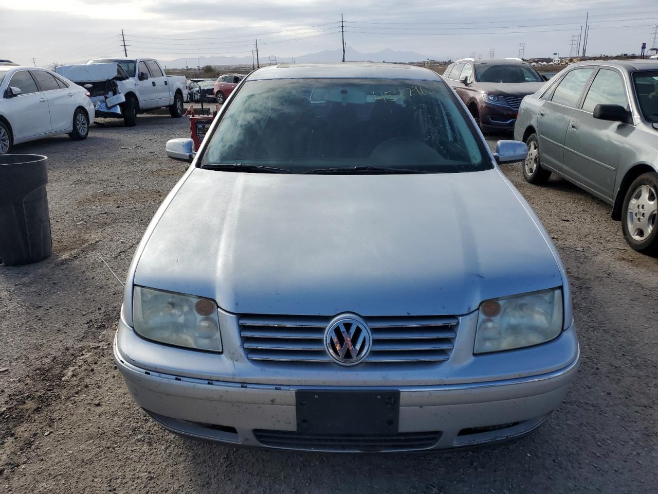 2005 Volkswagen Jetta - Image 5
